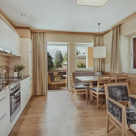 Panorama-im Bademantel Direkt In Alpentherme