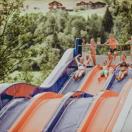 Panorama-im Bademantel Direkt In Alpentherme アパート *