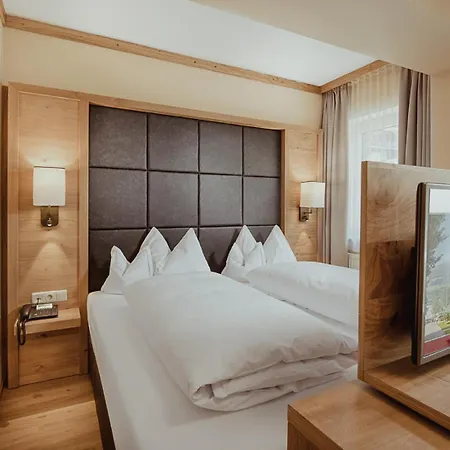 Panorama-im Bademantel Direkt In Alpentherme *