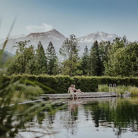 Panorama-im Bademantel Direkt In Alpentherme アパート *
