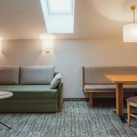 Panorama-im Bademantel Direkt In Alpentherme *